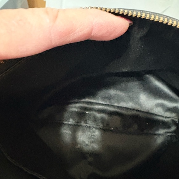 Canvas crossbody bag in khaki and black with a turnlock closure. - Picture 7 of 9